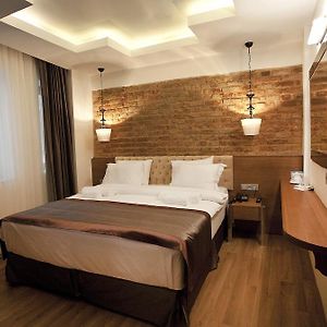 Pera Line Hotel